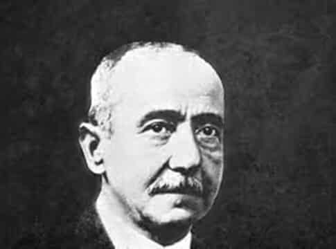 أحمد شوقي … حياة أمير الشعراء