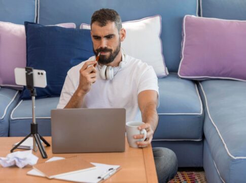 الجانب المظلم للعمل الحر … ضريبة الاستقلالية التي لا يتكلم عنها الكثيرون