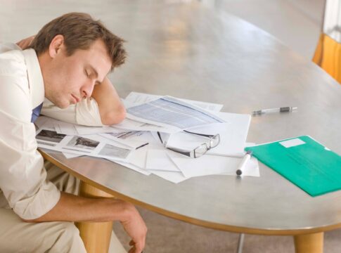 النوم القهري … أسبابه، أعراضه وطرق العلاج