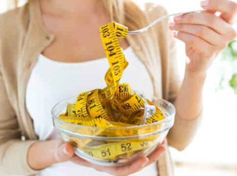 الحمية القاسية … بين النتيجة الفعالة والأضرار الجانية