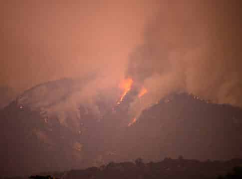 أمريكا تتنفس دخان حرائق كندا الاستثنائية