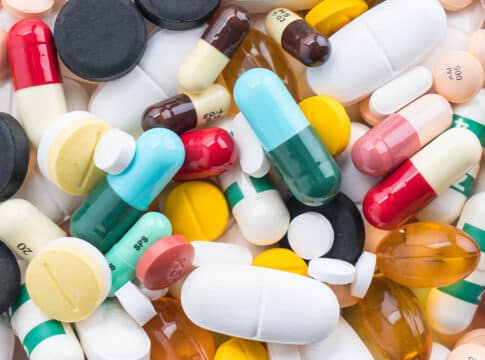 الأزمة في لبنان تنعكس على الصحة … أدوية ومعدات غير شرعية