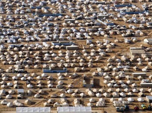 مخيمات اللاجئين في لبنان… واقع مزر للمقيمين وانعدام الأمن