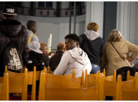 التحول إلى المسيحية … ملاذ لاجئي ألمانيا